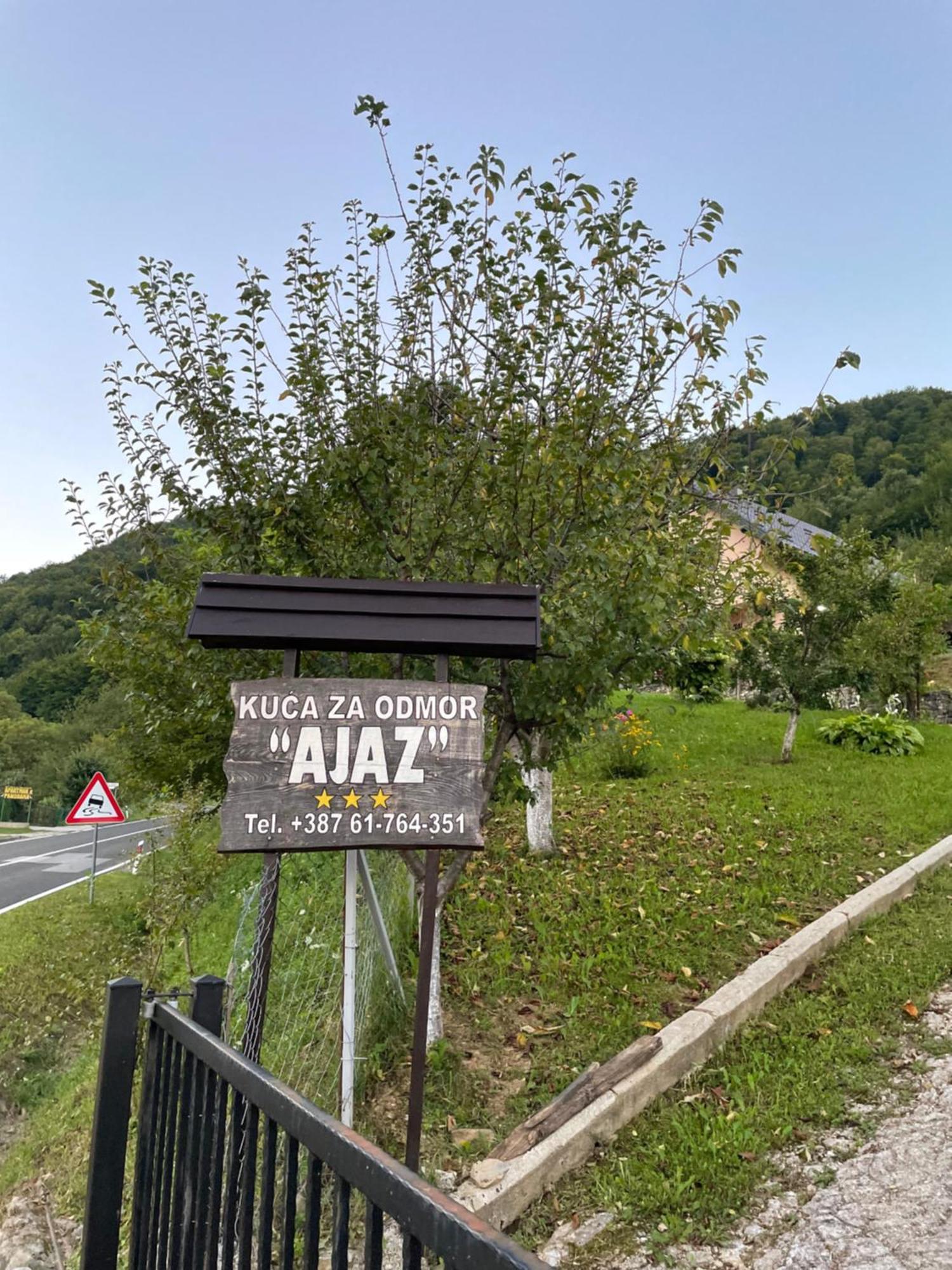 Ajaz Počitniška hiša *
